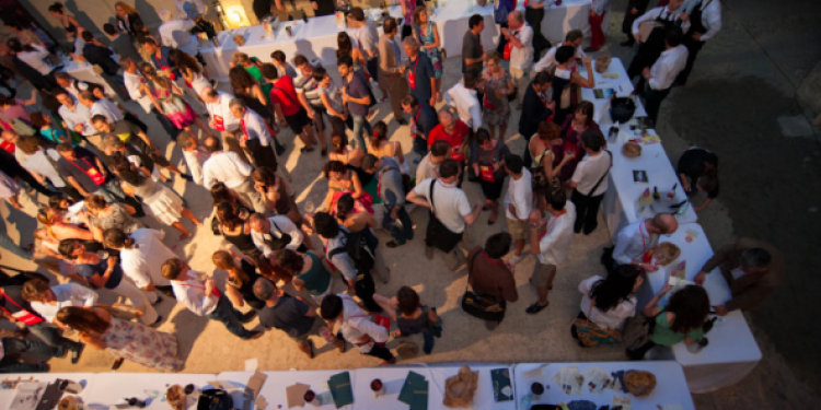 Più di 500 winelover festeggiano “Un vino per l’estate” alla Cascina Cuccagna