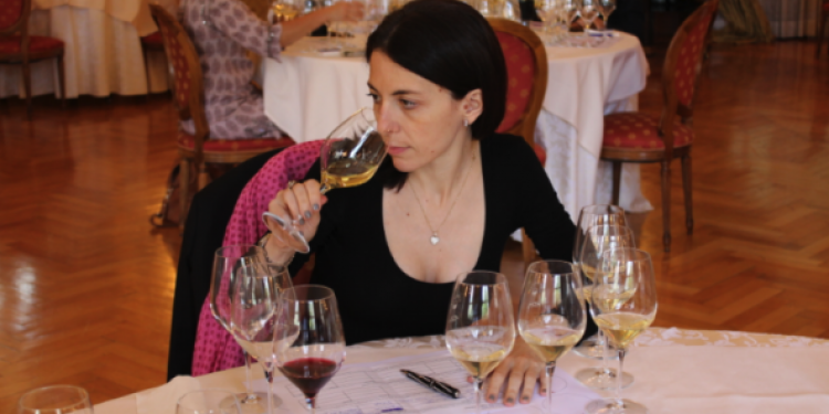 Claudia Bondi ambasciatrice italiana dello Champagne 2013