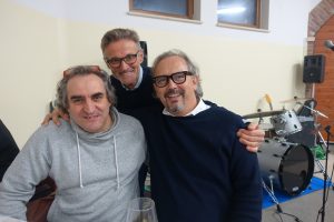 Da sinistra, il jazzista Ruggero Robin, Angiolino Maule e l'autore (Gianpaolo Giacobbo)
