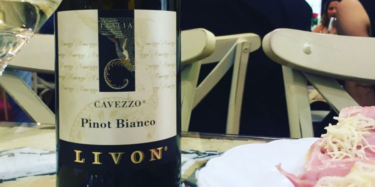 Rinasce Cavezzo, il Pinot bianco di Livon