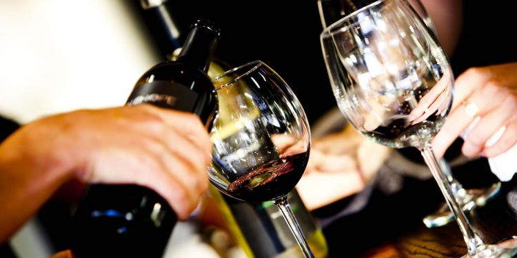 Cala la produzione di vino, crescono i consumi. Il 2017 secondo l’Oiv
