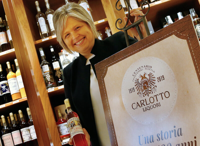 Solo rose bulgare per il Rosolio Carlotto