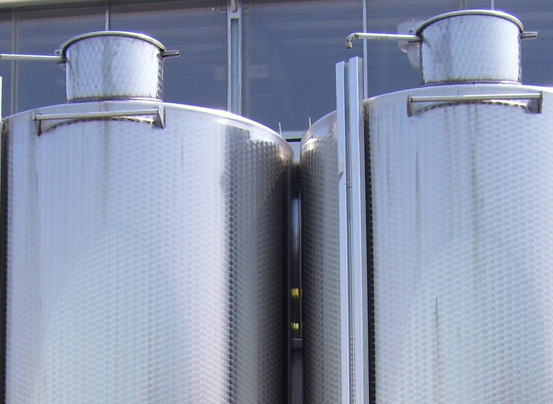 Sabotaggio in Puglia: mosto versato per strada