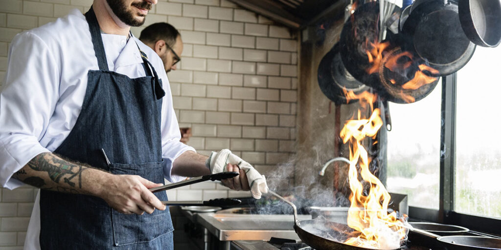 Cosa sono le dark kitchen e perché spopolano nell’era Covid