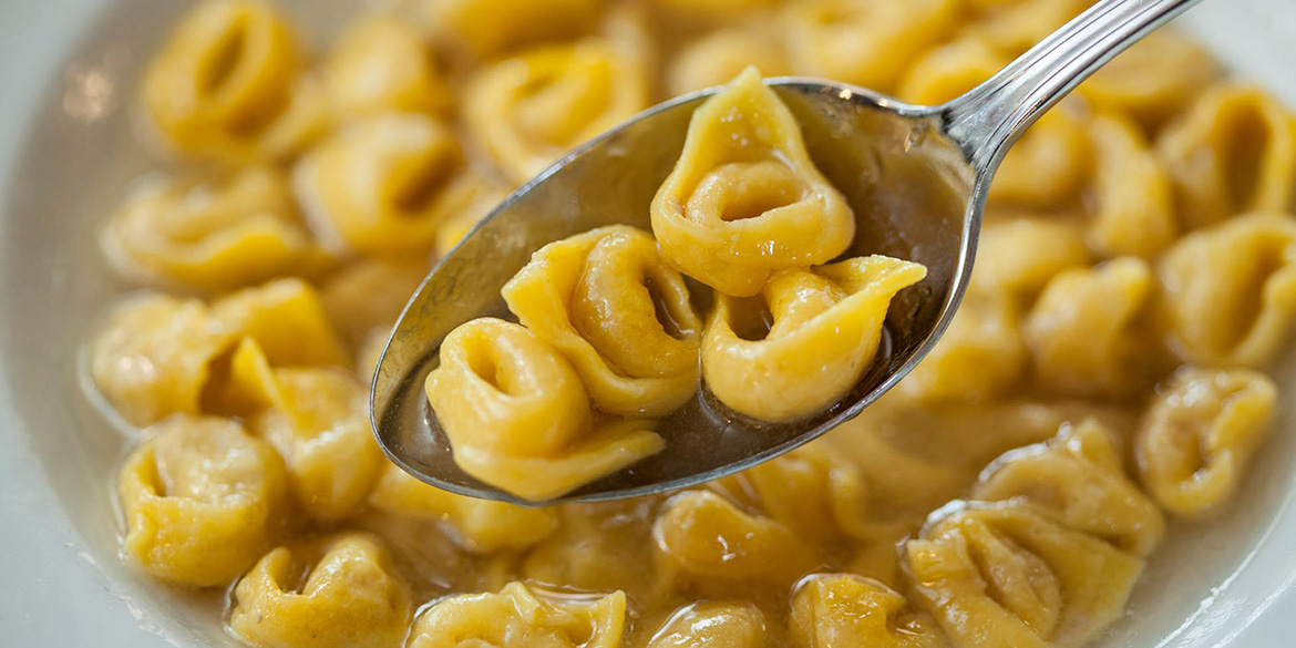 Vini e piatti di Natale, che cosa bere con i grandi classici