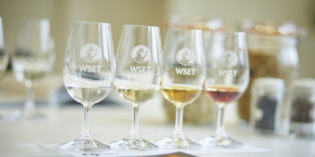 WSET costretta a sospendere le attività in Cina