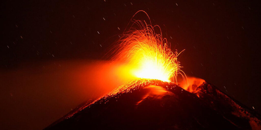 Viaggio in Italia con i vini del NYT. Intanto l’Etna torna a dare spettacolo