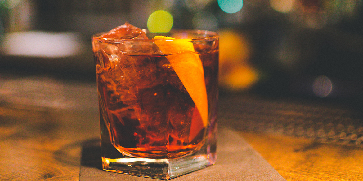 Dai “tamarri” del Negroni al fascino decadente del Vermouth: l’aperitivo italiano nel mondo