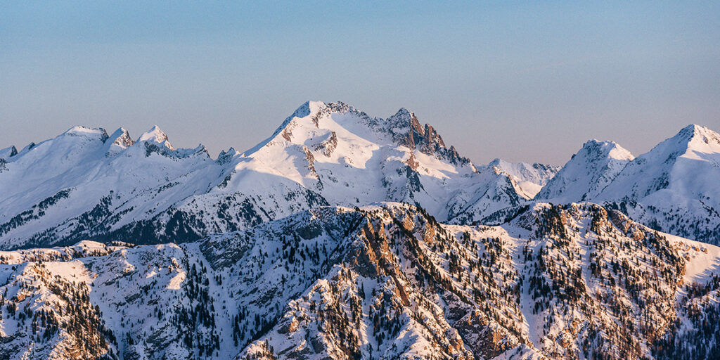 Le montagne dell’Alto Adige nel logo e nel calice di Erste+Neue