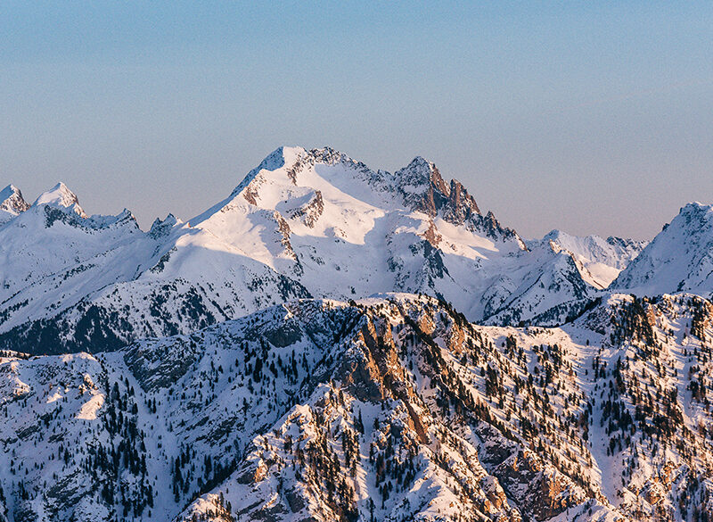 Le montagne dell’Alto Adige nel logo e nel calice di Erste+Neue