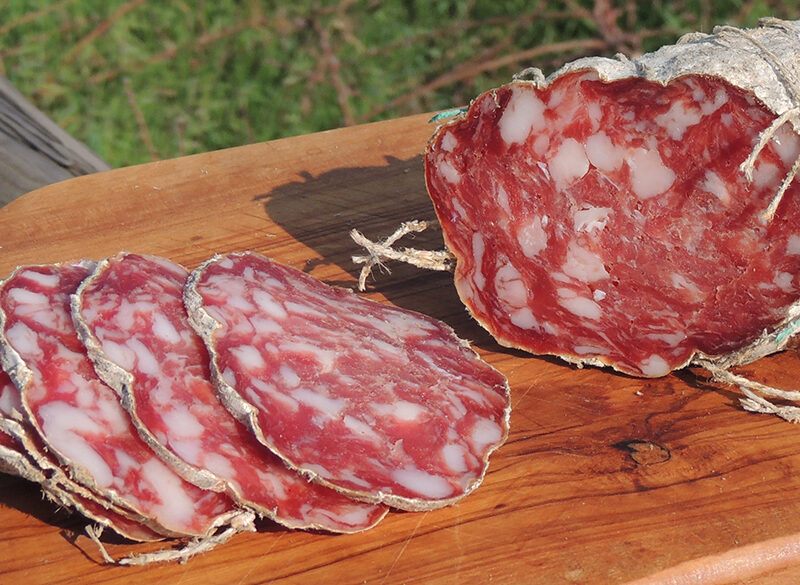 Salumi d’Italia: nel salame nobile del Giarolo i migliori tagli del maiale