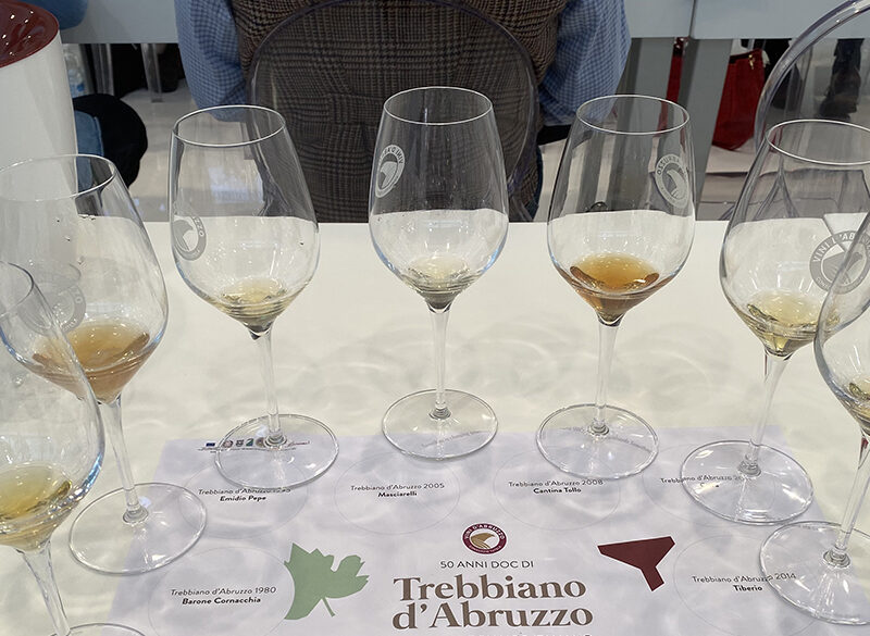 La degustazione verticale per i 50 del Trebbiano d’Abruzzo
