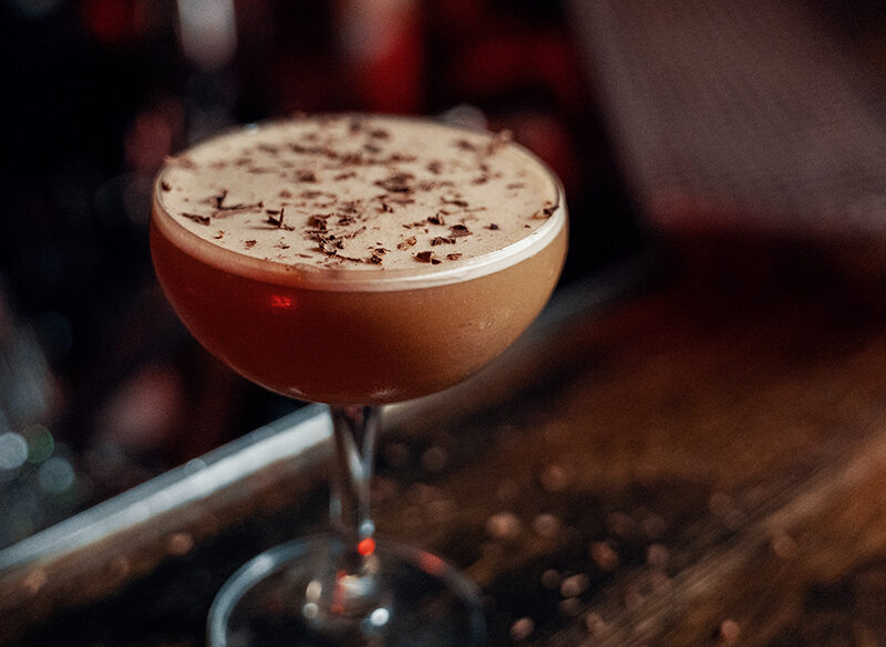 Caffè e distillato: la strana coppia della mixology, tra storia e nuovi drink