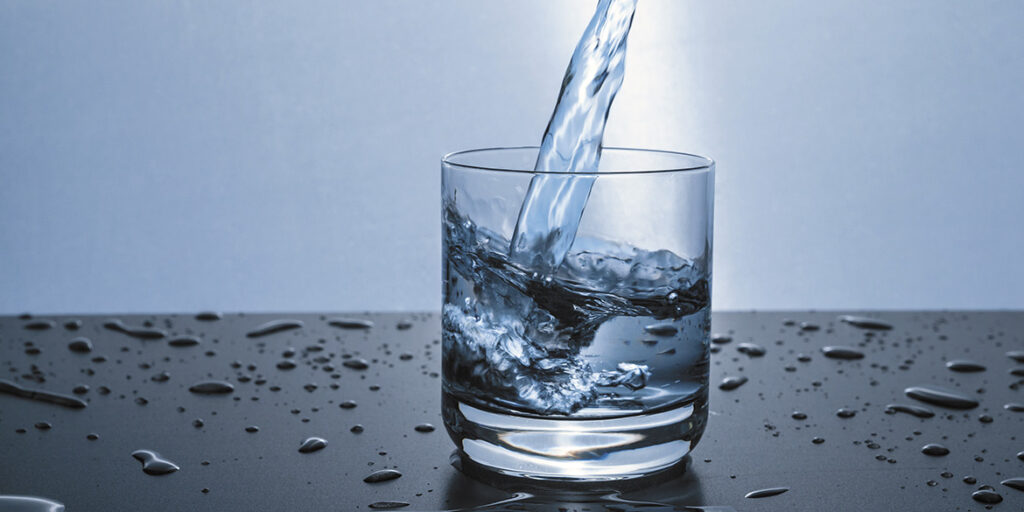 Non possiamo perderci in un bicchier d’acqua