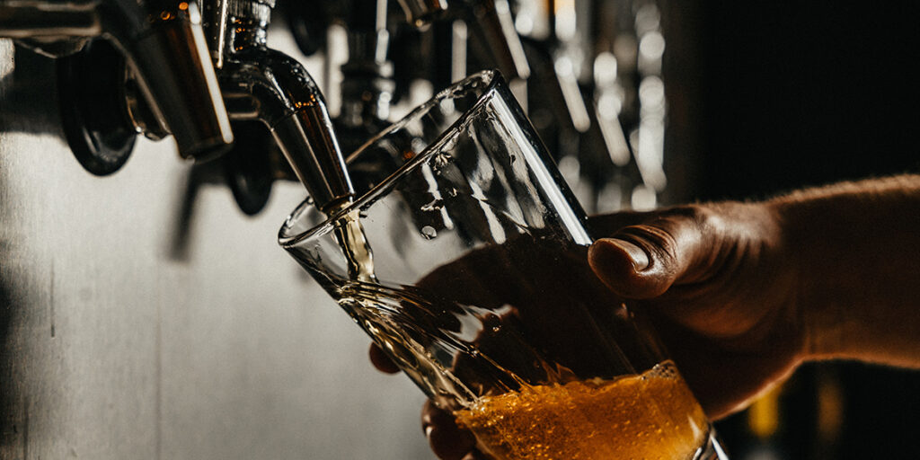 Birra italiana, il bicchiere è mezzo pieno. I dati del Report Assobirra 2021