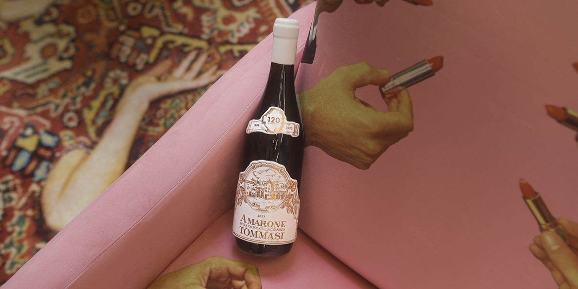 Tommasi brinda ai 120 anni con l’Amarone Classico nato dalla partnership con Seletti