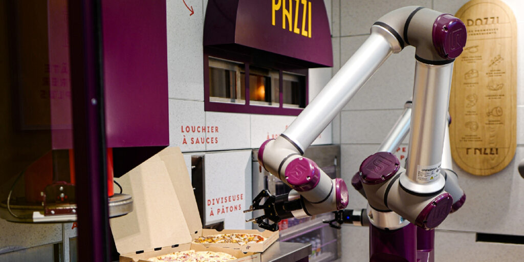 Quel cameriere è un robot