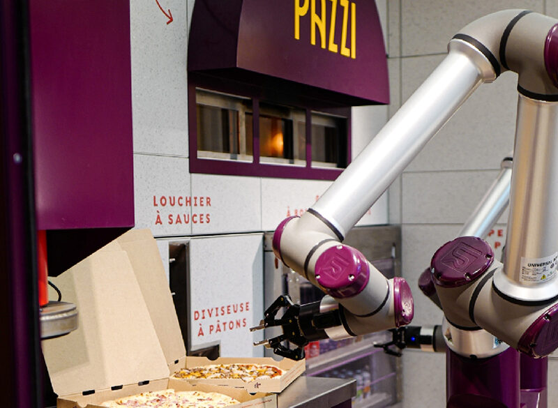 Quel cameriere è un robot