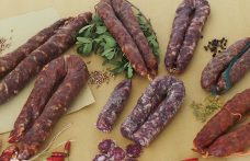 Salumi d’Italia: il gusto avvolgente della salsiccia stagionata del Centrosud