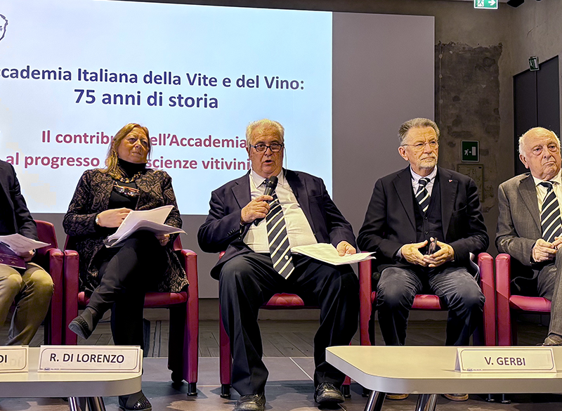 L’Accademia italiana della vite e del vino compie 75 anni. Il libro e le sfide del futuro