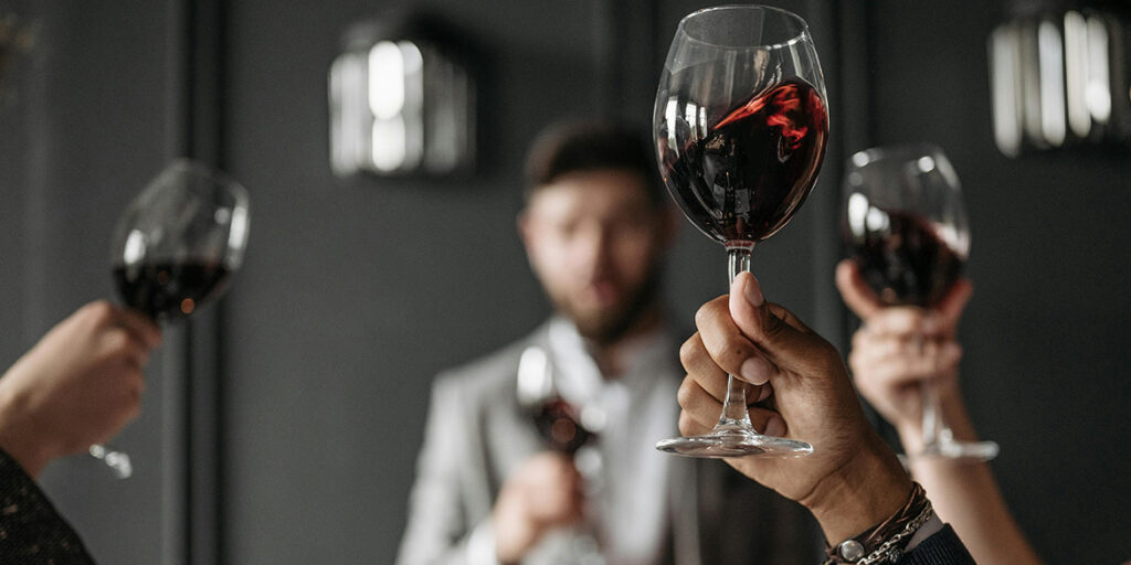 Vino e giovani: nuovi linguaggi per una cultura da riscoprire
