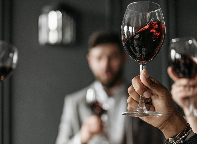 Vino e giovani: nuovi linguaggi per una cultura da riscoprire