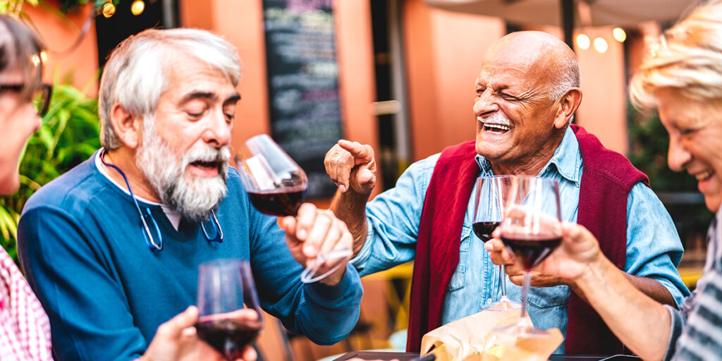 Il vino secondo i vecchi rende più bella la vita