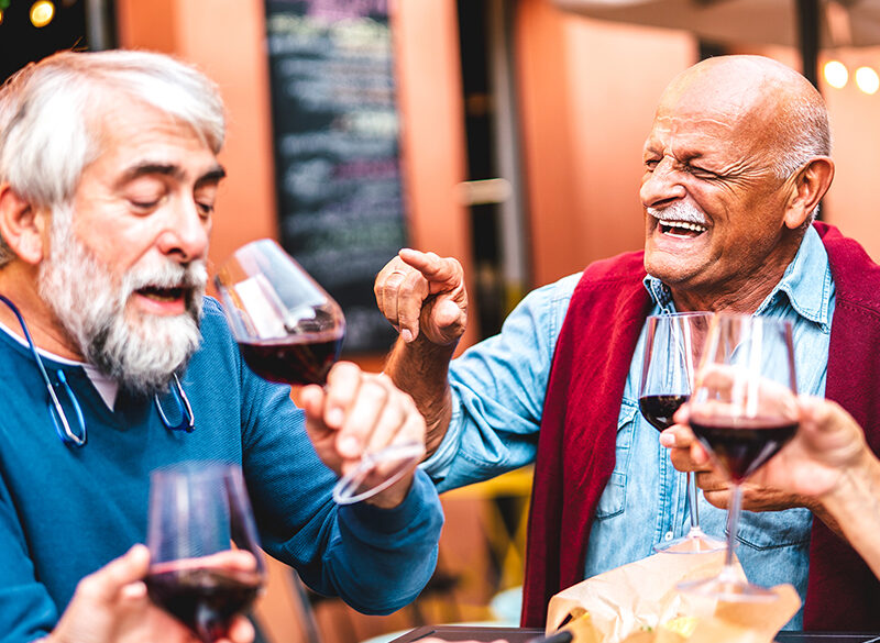 Il vino secondo i vecchi rende più bella la vita