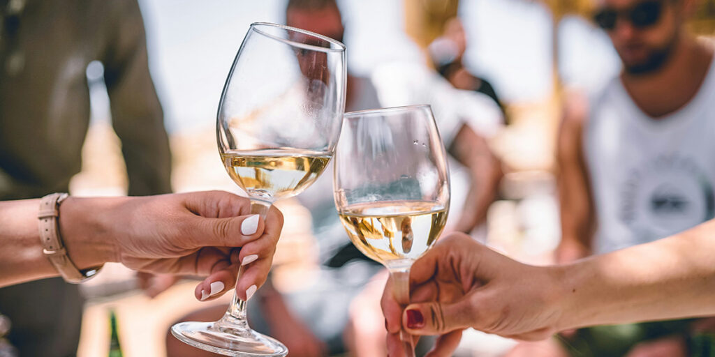 Il “vino naturale”, corsi e ricorsi storici di un movimento che non sa fare sistema