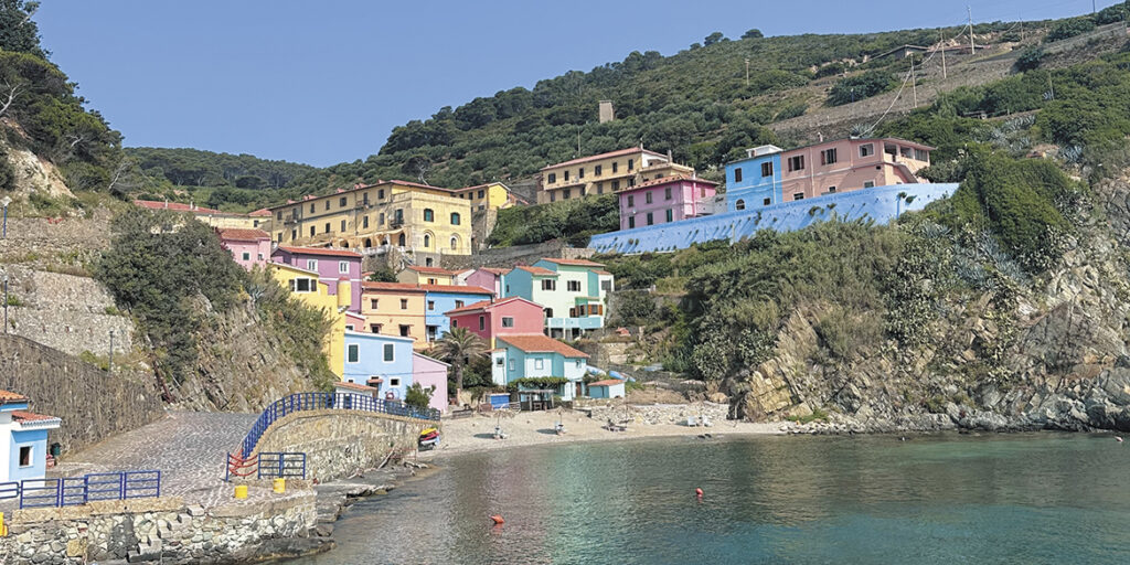 Alla Gorgona 10 anni dopo, dove il vino profuma di riscatto