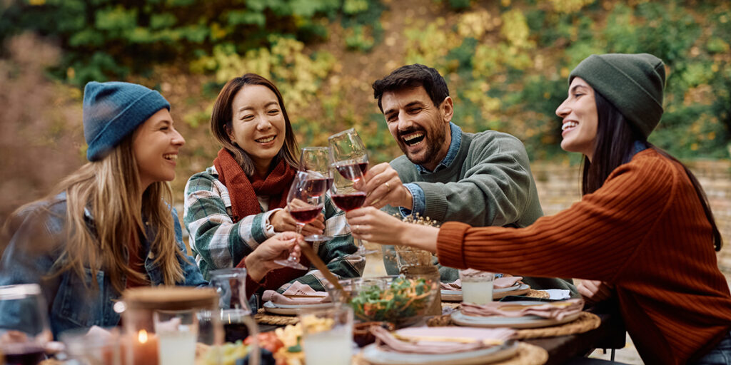 Si beve meno vino, ma non è colpa dei giovani