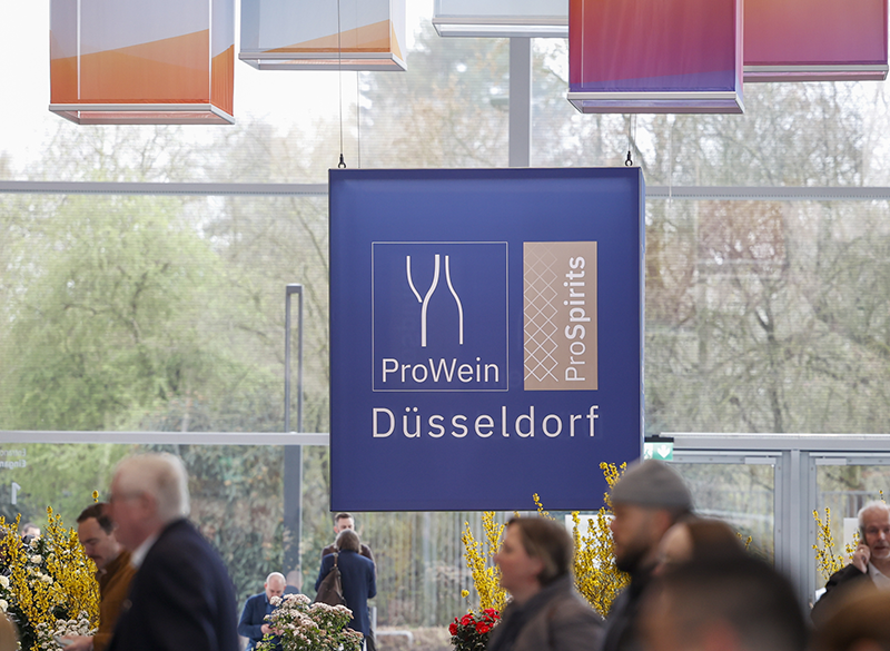 ProWein sta tornando a essere quella di una volta (smettendo di inseguire Wine Paris)?